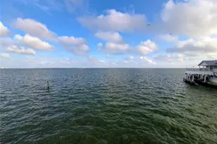 106 Quayside Dr, Tiki Island, TX 77554 - Photo 3