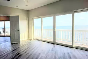 106 Quayside Dr, Tiki Island, TX 77554 - Photo 9