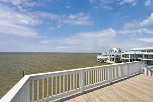 106 Quayside Dr, Tiki Island, TX 77554 - Photo 27