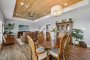 927 Magnolia Ln, Port Bolivar, TX 77650 - Photo 9