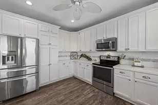927 Magnolia Ln, Port Bolivar, TX 77650 - Photo 13