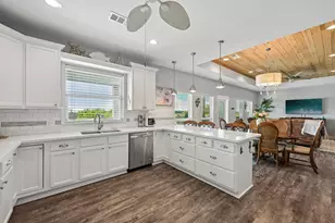 927 Magnolia Ln, Port Bolivar, TX 77650 - Photo 15