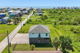 927 Magnolia Ln, Port Bolivar, TX 77650 - Photo 5
