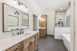 157 Wagon Pass Dr, Huntsville, TX 77340 - Photo 17