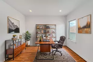 3711 Newhouse St, Houston, TX 77019 - Photo 3