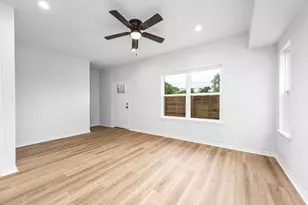 783 Fortune St, Houston, TX 77088 - Photo 7