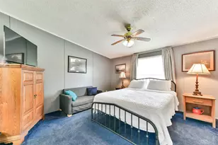 10203 S Country Dr, Alvin, TX 77511 - Photo 13