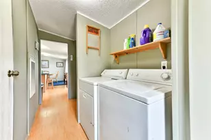 10203 S Country Dr, Alvin, TX 77511 - Photo 17