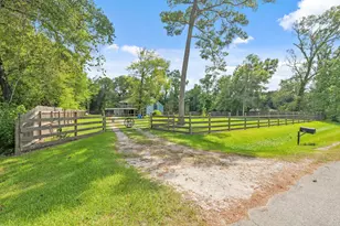 142 County Rd 450, Dayton, TX 77535 - Photo 5