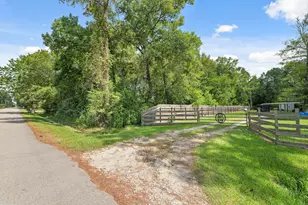 142 County Rd 450, Dayton, TX 77535 - Photo 5