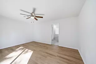 12014 S Youngwood Ln, Houston, TX 77043 - Photo 19