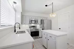 12014 S Youngwood Ln, Houston, TX 77043 - Photo 11