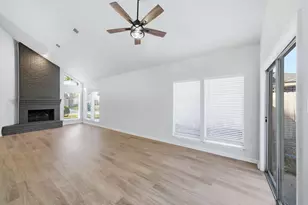 12014 S Youngwood Ln, Houston, TX 77043 - Photo 9