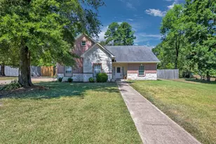 290 Austin Ln, Pollok, TX 75969 - Photo 1