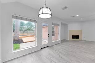 87 S Wynnoak Cir, The Woodlands, TX 77382 - Photo 9
