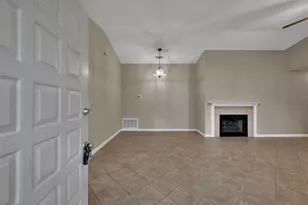 93 W High Oaks Cir, The Woodlands, TX 77380 - Photo 3