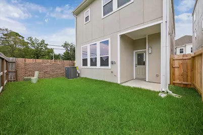 5617 Iris Harvest Drive, Houston, TX 77091 - Photo 11