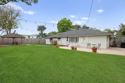 1426 Freedonia Drive, Houston, TX 77055 - Photo 27