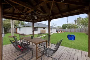 1426 Freedonia Dr, Houston, TX 77055 - Photo 31