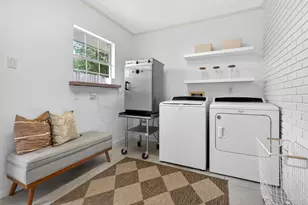 1426 Freedonia Dr, Houston, TX 77055 - Photo 19