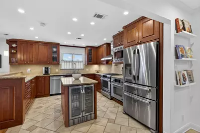 1426 Freedonia Drive, Houston, TX 77055 - Photo 11