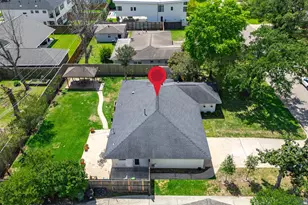 1426 Freedonia Dr, Houston, TX 77055 - Photo 35