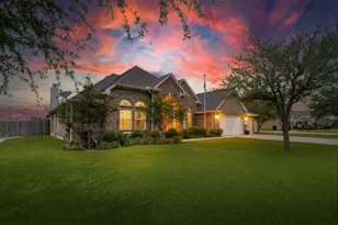 11219 Kings Point Blvd Blvd, Mont Belvieu, TX 77535 - Photo 3