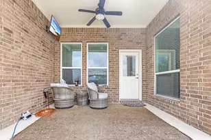 11219 Kings Point Blvd Blvd, Mont Belvieu, TX 77535 - Photo 35