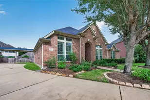 5242 Fountainbrook Ln, Sugar Land, TX 77479 - Photo 3
