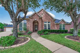 5242 Fountainbrook Ln, Sugar Land, TX 77479 - Photo 1