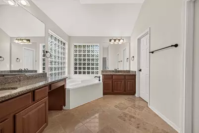 5242 Fountainbrook Lane, Sugar Land, TX 77479 - Photo 39