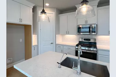 21818 Fitzroy Manor Lane, Cypress, TX 77433 - Photo 9