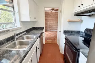 8281 Kingsbrook Rd, Houston, TX 77024 - Photo 17