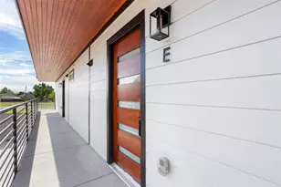 319 Eastwood St, Houston, TX 77011 - Photo 37