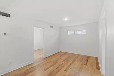 319 Eastwood Street, Houston, TX 77011 - Photo 17