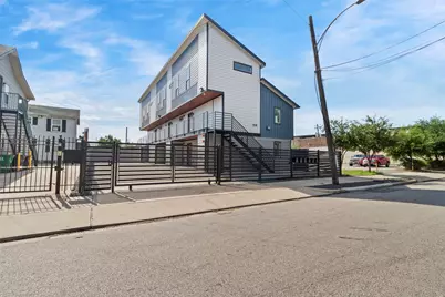319 Eastwood Street, Houston, TX 77011 - Photo 3