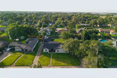 502 Red Bud Ln, Baytown, TX 77520 - Photo 33