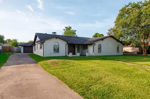 502 Red Bud Ln, Baytown, TX 77520 - Photo 1
