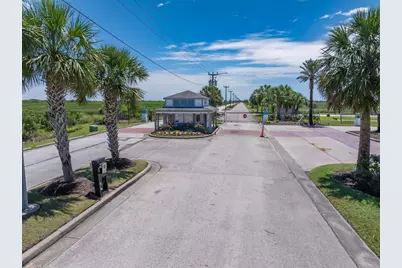 8 Marathon, Hitchcock, TX 77563 - Photo 11