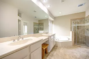 18 Arbor Bend Dr, Houston, TX 77070 - Photo 9