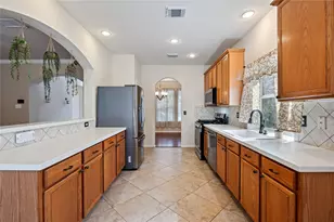 2143 Winding Springs Dr, League City, TX 77573 - Photo 9