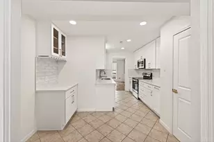 13244 Trail Hollow Dr, Houston, TX 77079 - Photo 9