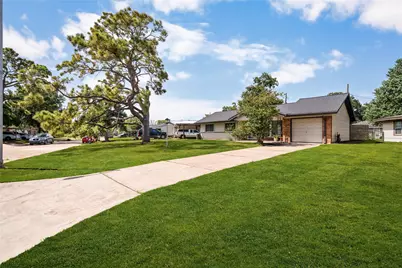 5831 Burr Oak Drive, Houston, TX 77092 - Photo 3