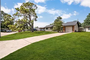 5831 Burr Oak Dr, Houston, TX 77092 - Photo 3