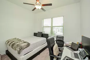 11021 Mikula Dr, Houston, TX 77043 - Photo 23
