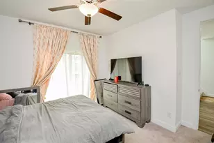 11021 Mikula Dr, Houston, TX 77043 - Photo 21