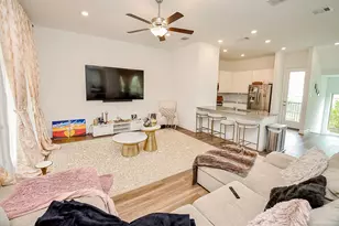 11021 Mikula Dr, Houston, TX 77043 - Photo 7