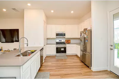 11021 Mikula Drive, Houston, TX 77043 - Photo 15