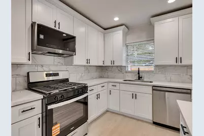 1300 Brazos Street, Rosenberg, TX 77471 - Photo 11