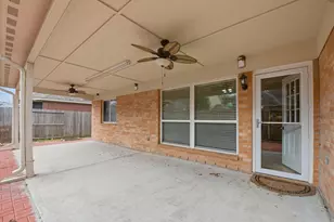 1318 Diamante Dr, Pasadena, TX 77504 - Photo 31